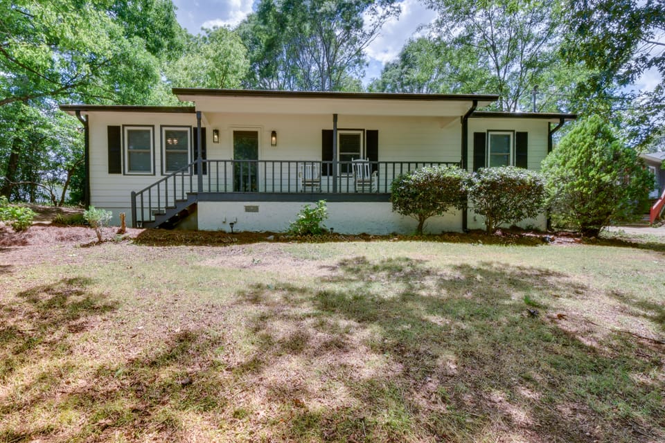 Pet-Friendly Athens Stay, Sanford Stadium 3 Mi House in Athens