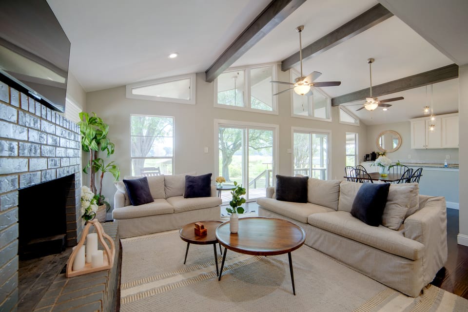 Yard, Deck & Fire Pit: Cedar Creek Reservoir Gem House in Gun Barrel City