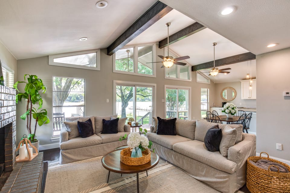 Yard, Deck & Fire Pit: Cedar Creek Reservoir Gem House in Gun Barrel City