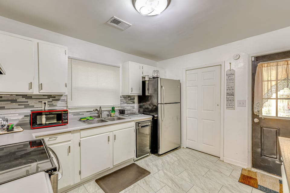 Serene Charleston Home Near Airport: Pets Welcome! House in Goose Creek