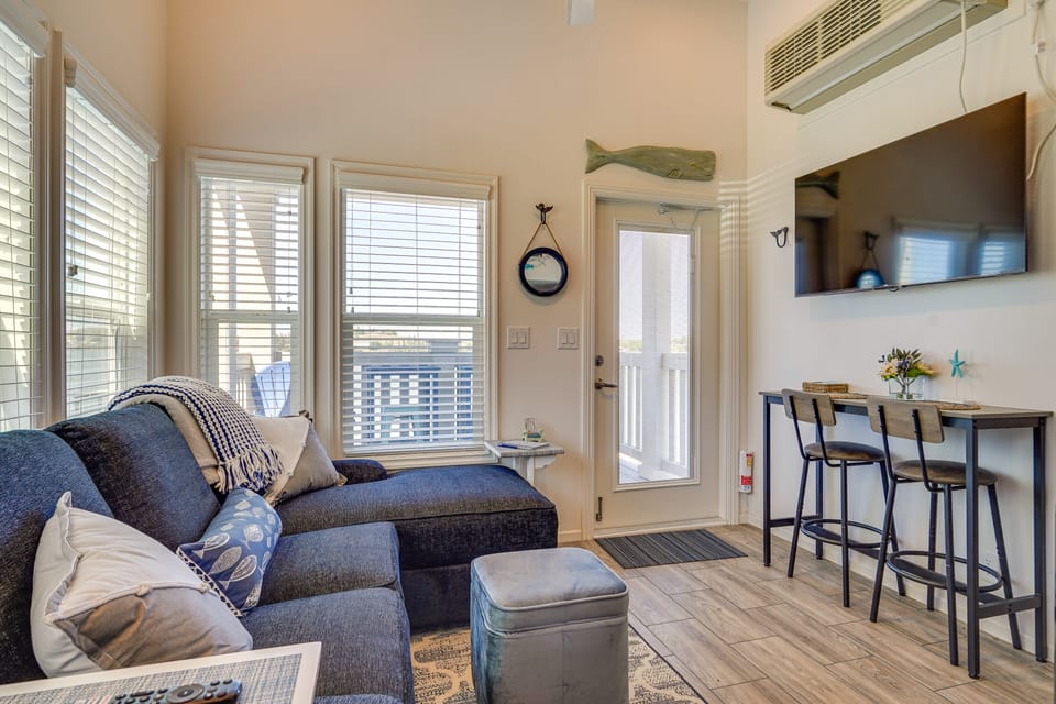 Riverfront Isleton Cottage < 1 Mi to Rio Vista! Cottage in San Francisco Bay Area