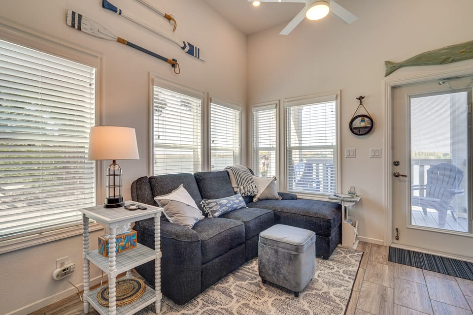 Riverfront Isleton Cottage < 1 Mi to Rio Vista! Cottage in San Francisco Bay Area