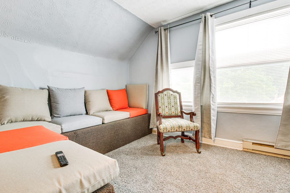 Pet-Friendly Cincinnati Apt: 5 Mi to Downtown! Apartment in Cincinnati