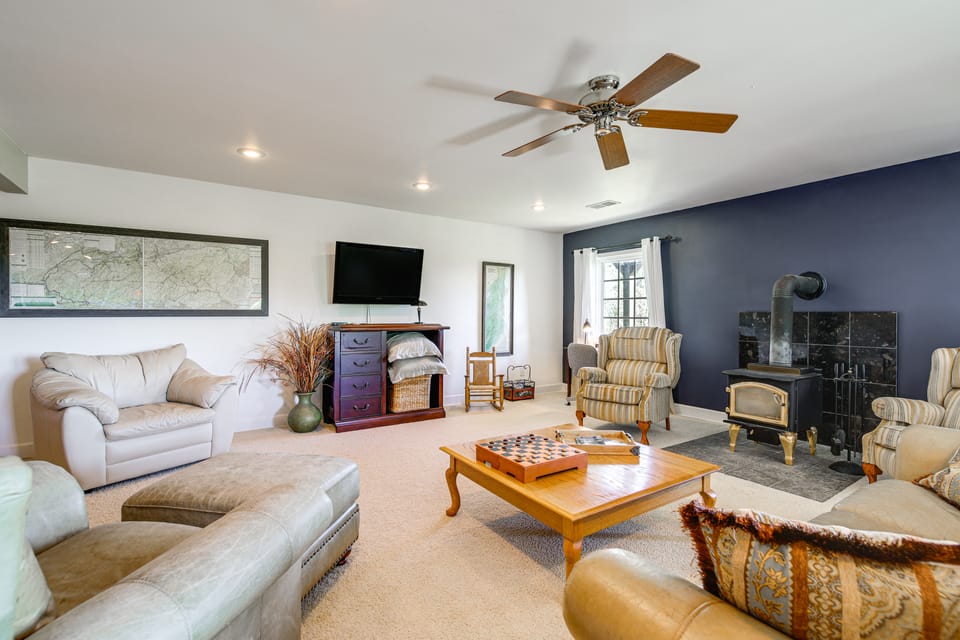 Sevierville Home w/ Mountain & Countryside Views House in Sevierville