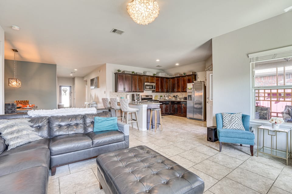Chic & Relaxing Katy Escape w/ Community Pool! House in Texas