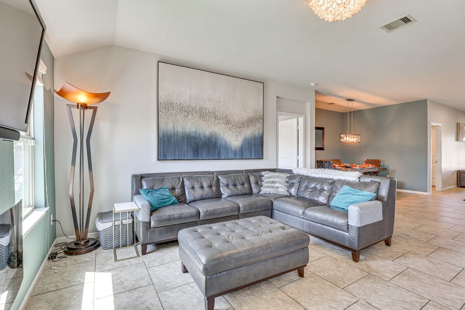Chic & Relaxing Katy Escape w/ Community Pool! House in Texas