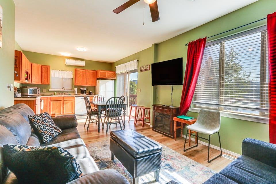 Harrison Home w/ Grill & Lake Views: Walk to Town! House in Harrison