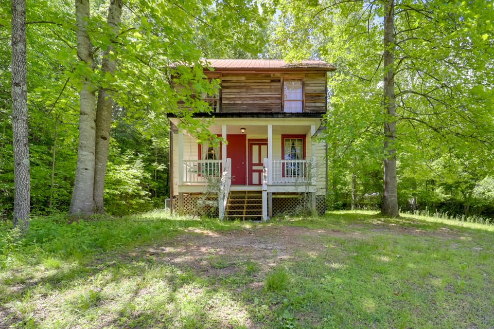 Hot Tub Haven! Blue Ridge Mountain Gem on 92 Acres House in Tennessee