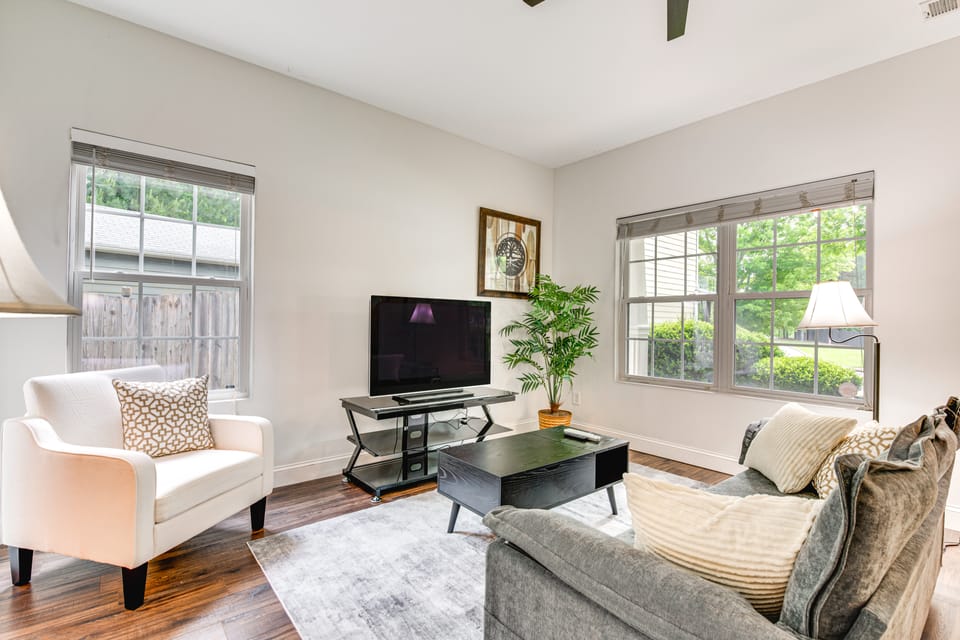 Canton Home w/ Fenced Yard: 6 Mi to Lake Allatoona House in Georgia