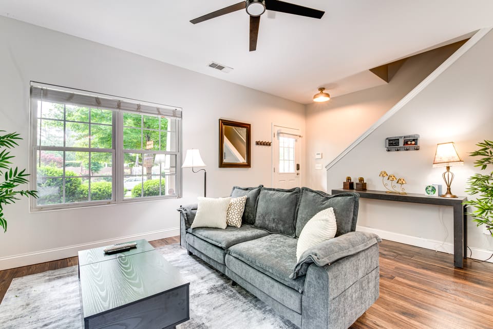 Canton Home w/ Fenced Yard: 6 Mi to Lake Allatoona House in Georgia