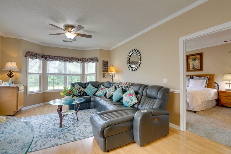 Golf Getaway w/ Pool Access in Myrtle Beach! Apartment in South Carolina