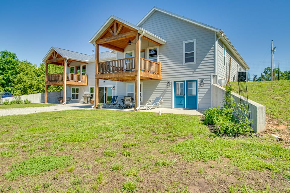 Peaceful Missouri Getaway w/ Valley View & Patio! Apartment in Ozark Mountains