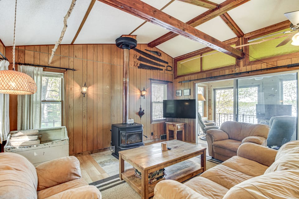 Waterfront Spirit Lake Cabin w/ Boat Rental! House in Minnesota