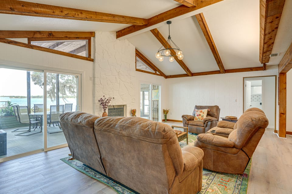 Waterfront Home on Crooked Lake w/ Game Room! House in Osceola County