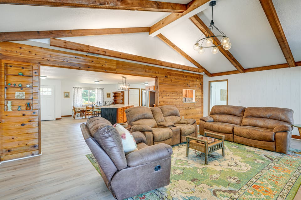 Waterfront Home on Crooked Lake w/ Game Room! House in Osceola County