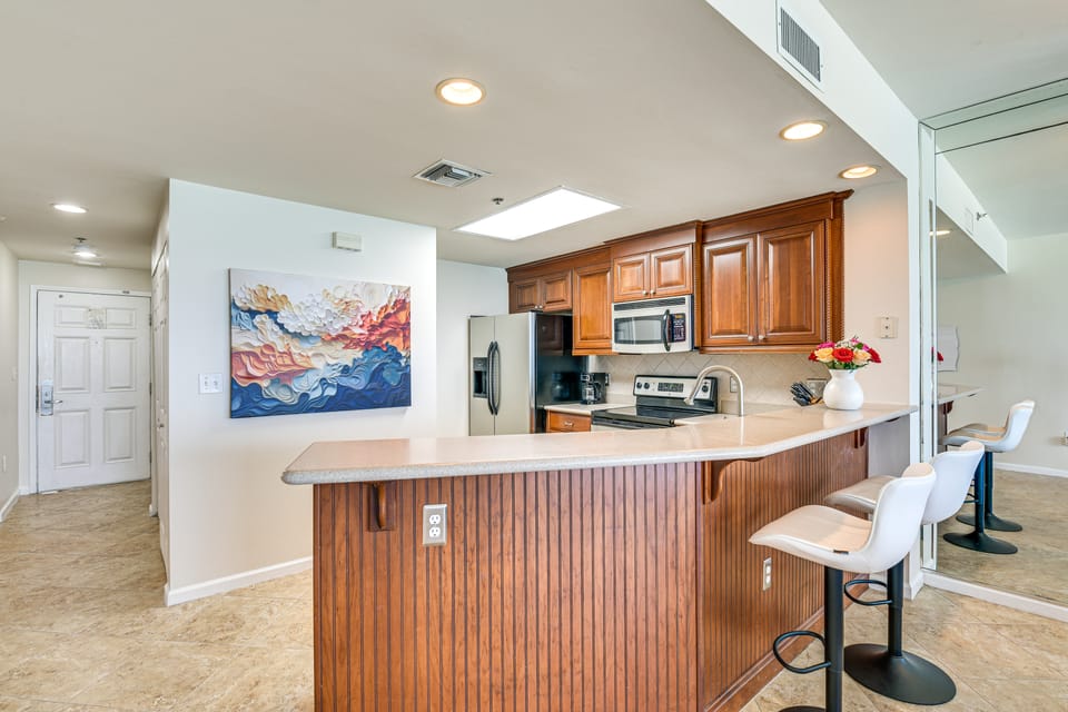 Oceanfront Destin Condo with Pool & Beach Access Apartment in Destin