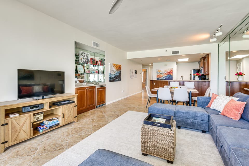 Oceanfront Destin Condo with Pool & Beach Access Apartment in Destin