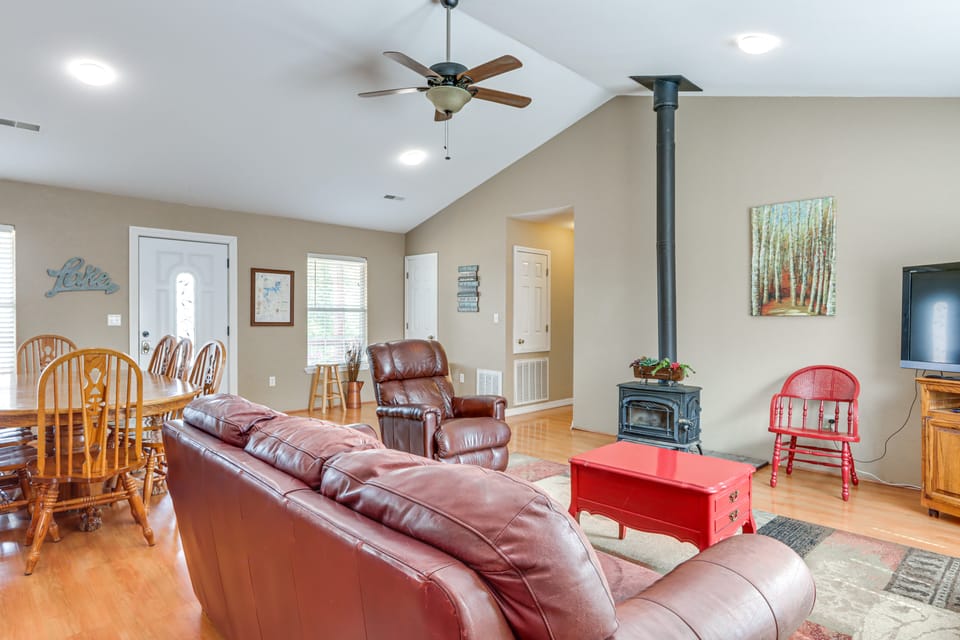 Fire Pit w/ Great View! Beaver Lake Home by Marina House in Beaver Lake
