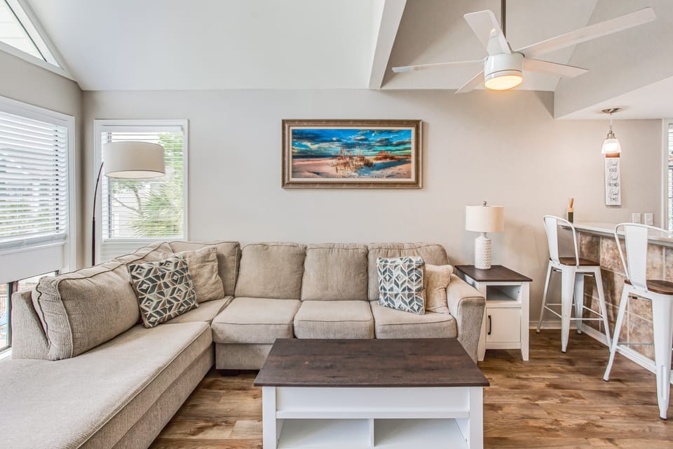 1 Block to Beach: Myrtle Beach Condo w/ Pool! Apartment in South Carolina