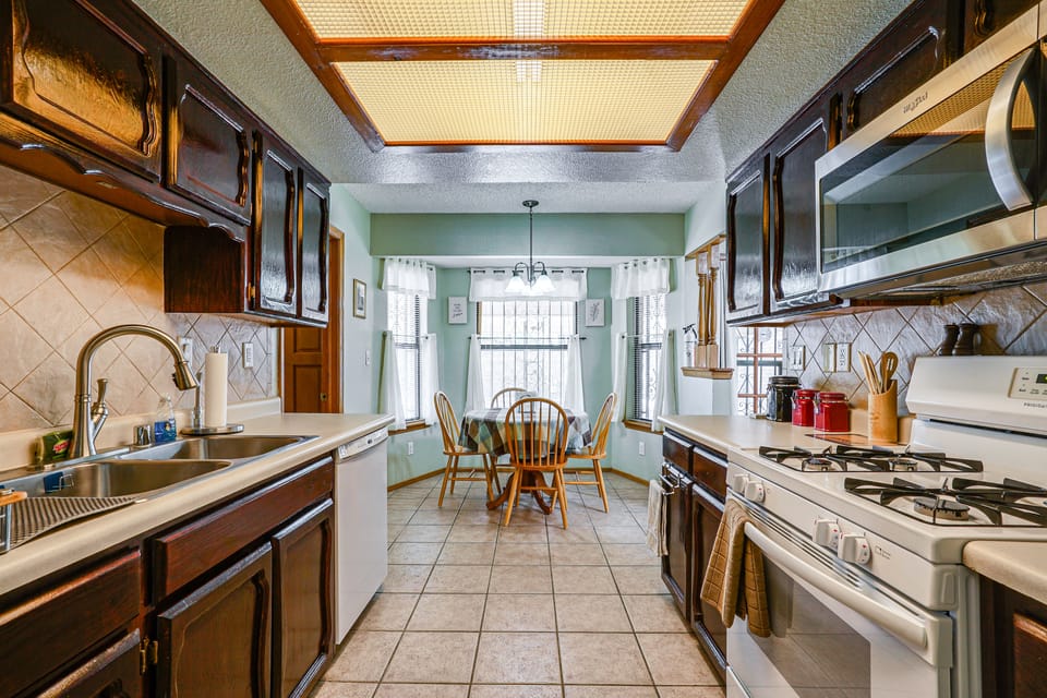 Pet-Friendly El Paso Home ~ 9 Mi to Fort Bliss! House in El Paso