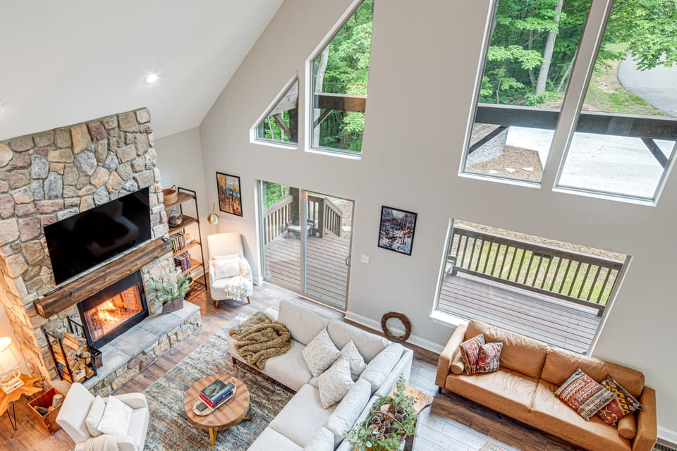 Cabin Rental Near Black Mountain: Fire Pit & Grill House in Buncombe County