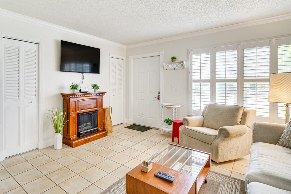 Hobe Sound Villa w/ Screened Porch: 4 Mi to Beach Villa in Hobe Sound