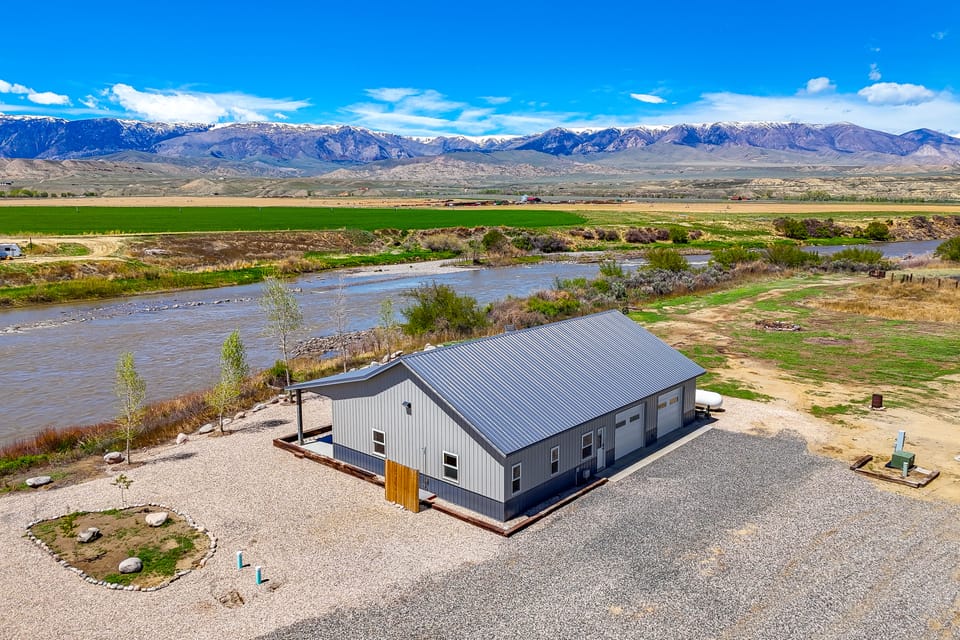 Clark Riverfront Retreat w/ Fire Pit & Views! Apartment in Wyoming