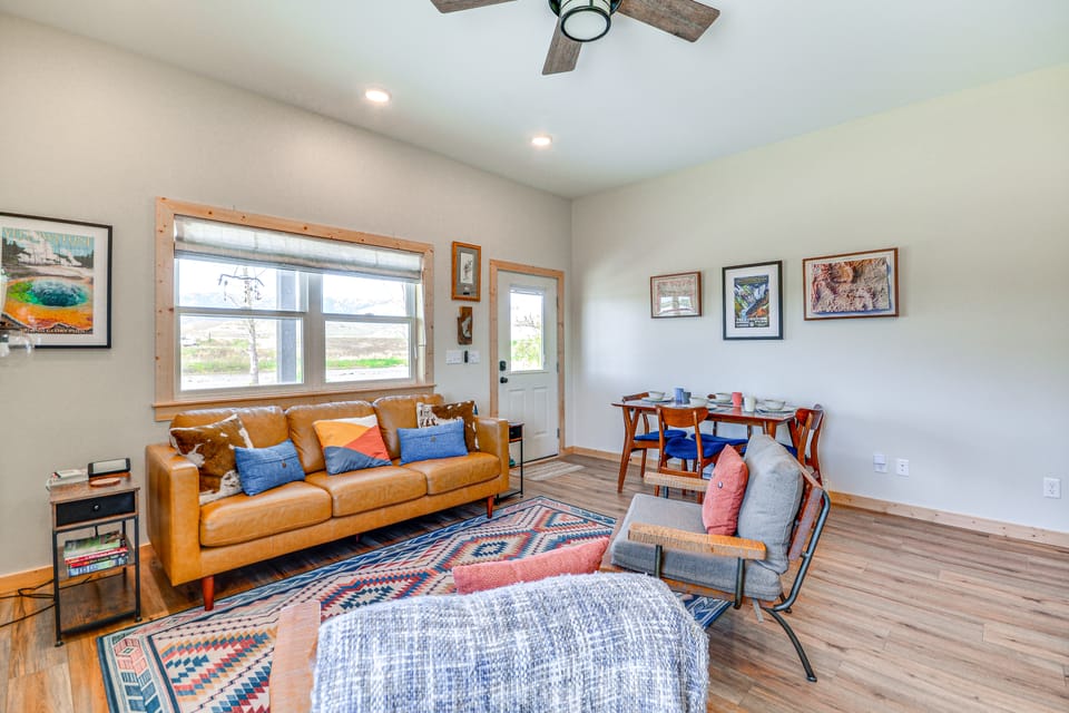 Clark Riverfront Retreat w/ Fire Pit & Views! Apartment in Wyoming