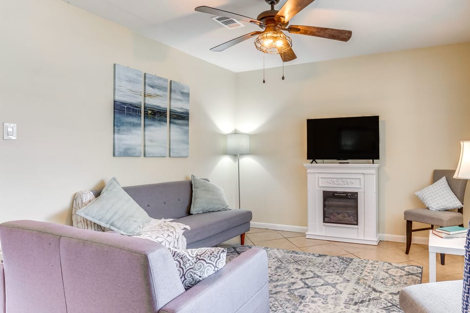 Pace Family Home: 1 Mi to Beach & Park! House in Alabama