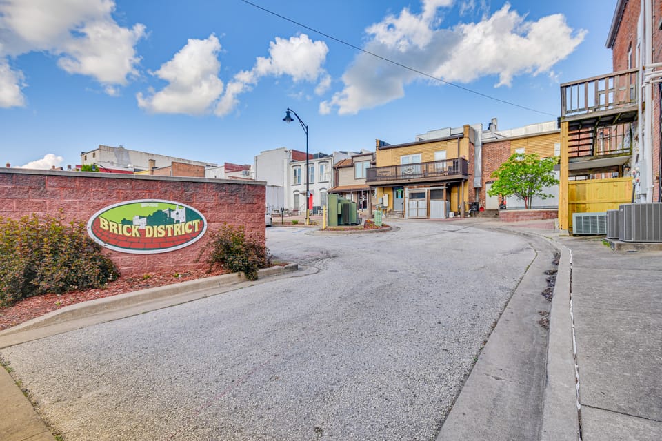 Pet-Friendly Downtown Fulton Apt w/ Smart TV! Apartment in Missouri