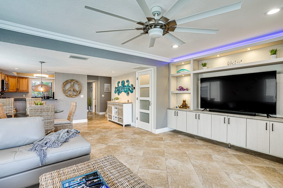 Cape Coral Condo w/ Pool Access: 3 Mi to Beach Apartment in Cape Coral