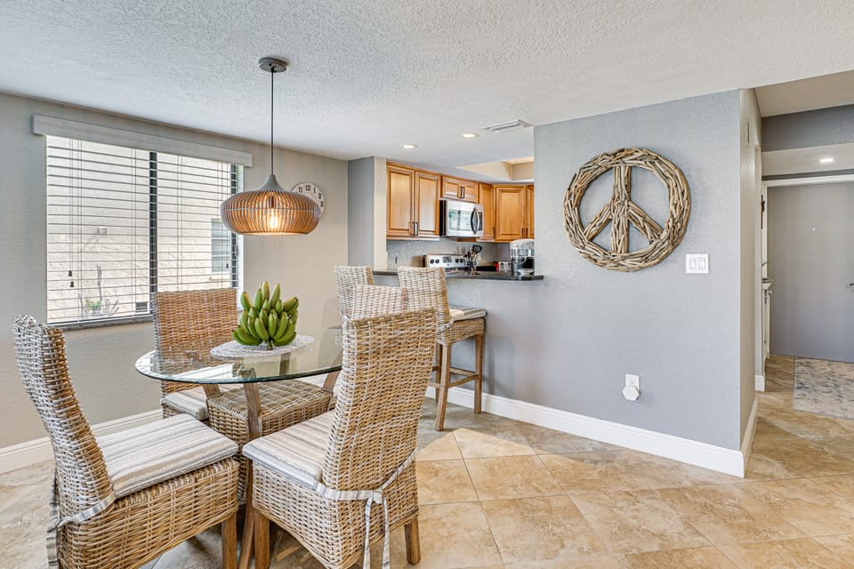 Cape Coral Condo w/ Pool Access: 3 Mi to Beach Apartment in Cape Coral