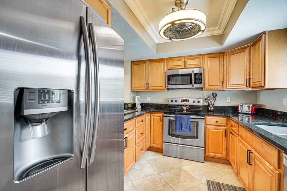 Cape Coral Condo w/ Pool Access: 3 Mi to Beach Apartment in Cape Coral