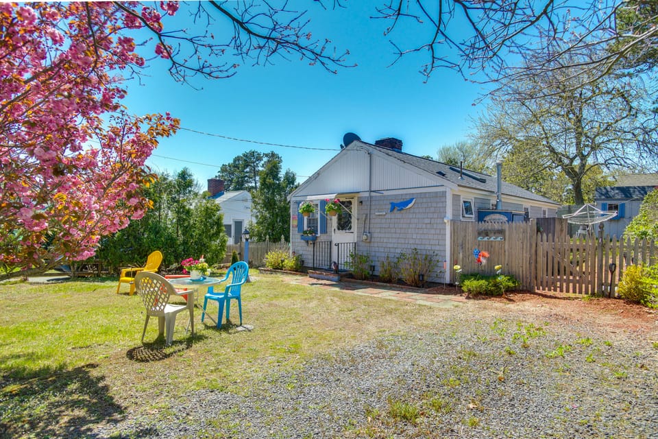 Family-Friendly Home! Walk to Sea Street Beach House in Dennis Port