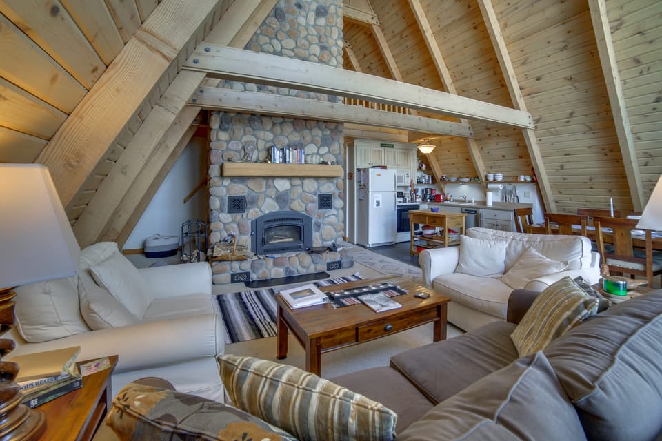 Upper Peninsula Lakefront A-Frame Cabin w/ Dock House in Wisconsin