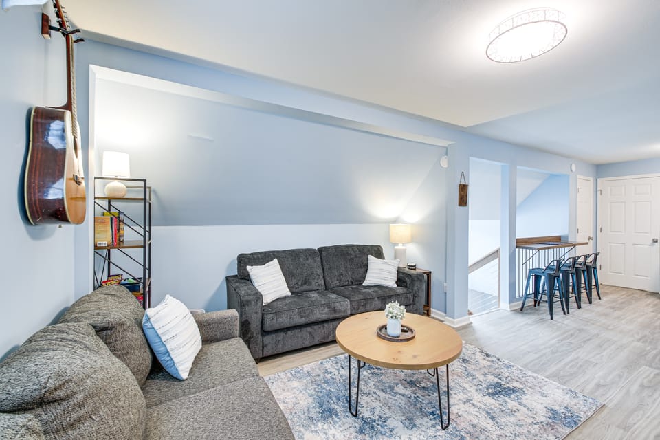 Waterfront Lake Hamilton Vacation Rental w/ Dock! House in Garland County