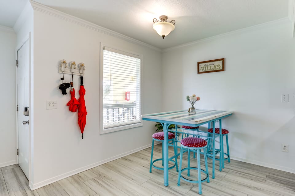 Walk to Pier: St Augustine Beach Condo w/ Balcony! Apartment in Saint Augustine Beach