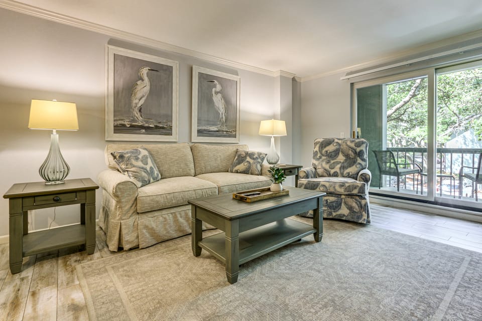 Walk to Harbour Town: Quaint Sea Pines Gem Apartment in Hilton Head Island