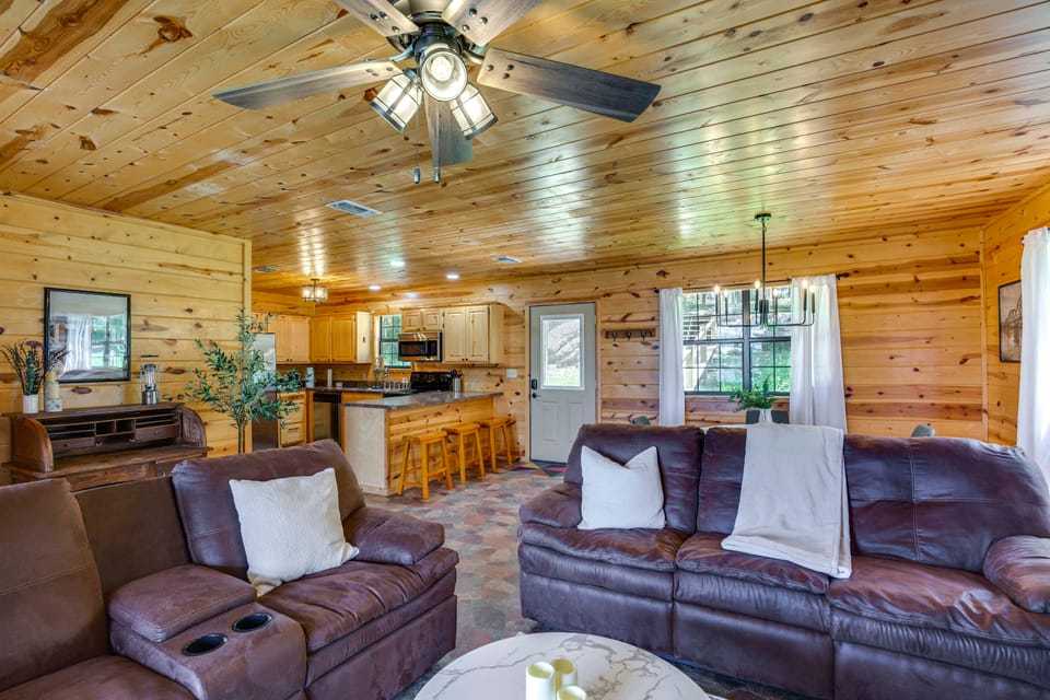 Cabin on Lake Raymond Gary w/ Dock, Grill & Views! House in Oklahoma