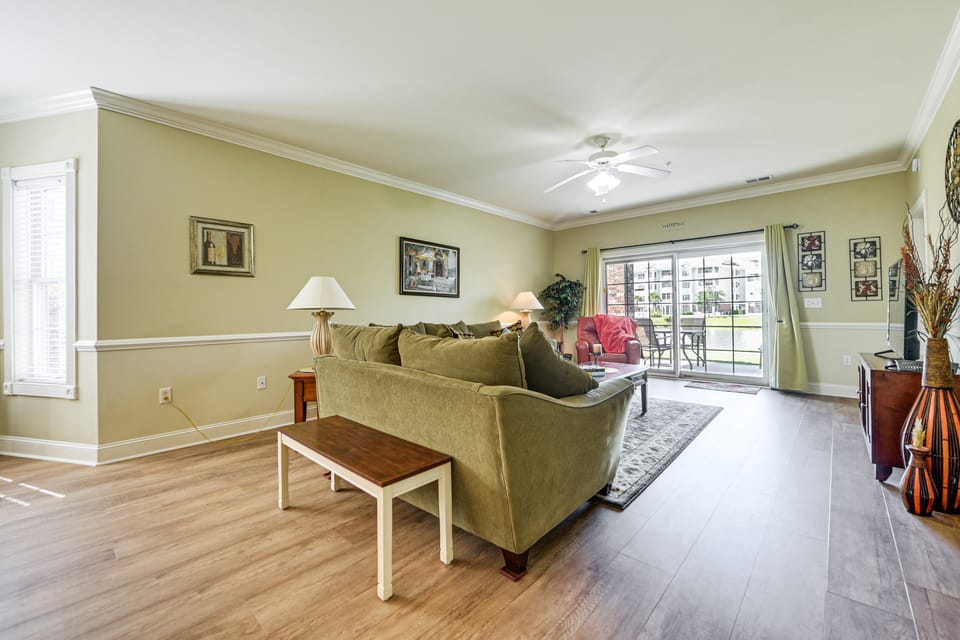 1st-Floor Condo in Myrtle Beach ~ 2 Mi to Ocean! Apartment in Myrtle Beach
