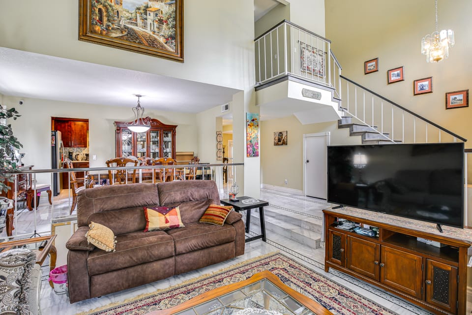 Anaheim Home w/ Pool, 14 Mi to Disneyland! House in Yorba Linda