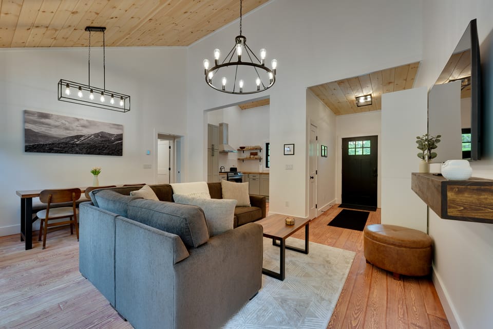 Secluded Wilmington Cabin: Fire Pit & Grill House in Wilmington