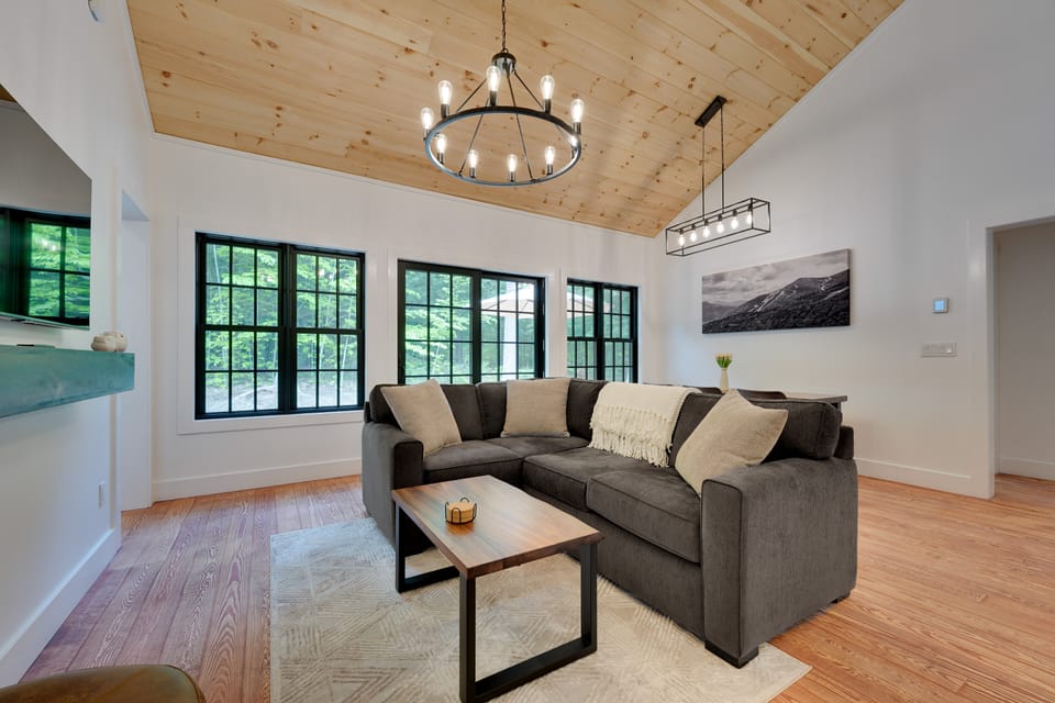 Secluded Wilmington Cabin: Fire Pit & Grill House in Wilmington