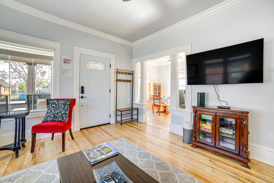 Walk to Midtown: Charming Reno Retreat House in Reno