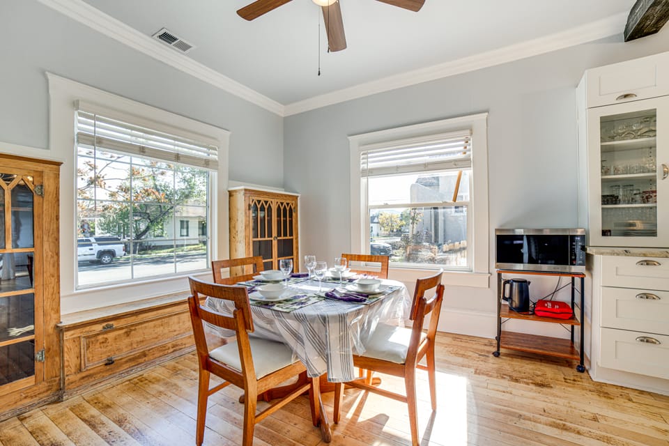 Walk to Midtown: Charming Reno Retreat House in Reno