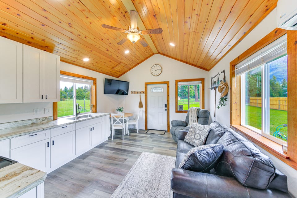 Peaceful Bonners Ferry Cabin w/ Deck & Mtn Views! House in Idaho