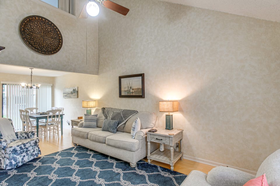 Convenient St Simons Island Home - 3 Mi to Beach! Apartment in Saint Simons Island