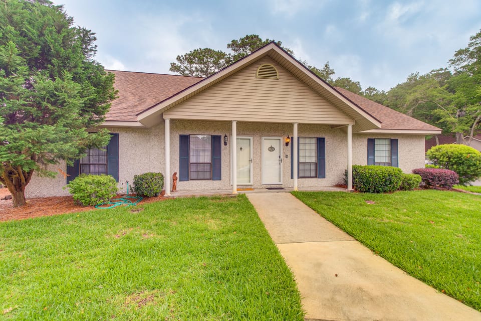 Convenient St Simons Island Home - 3 Mi to Beach! Apartment in Saint Simons Island