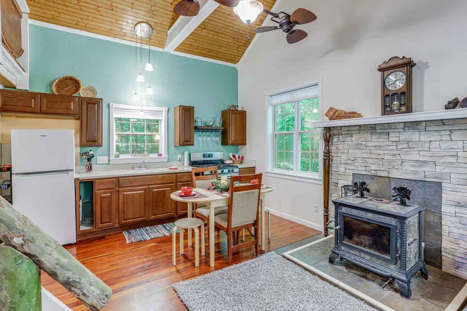 Secluded Vacation Rental Bordering Creek! House in Arkansas