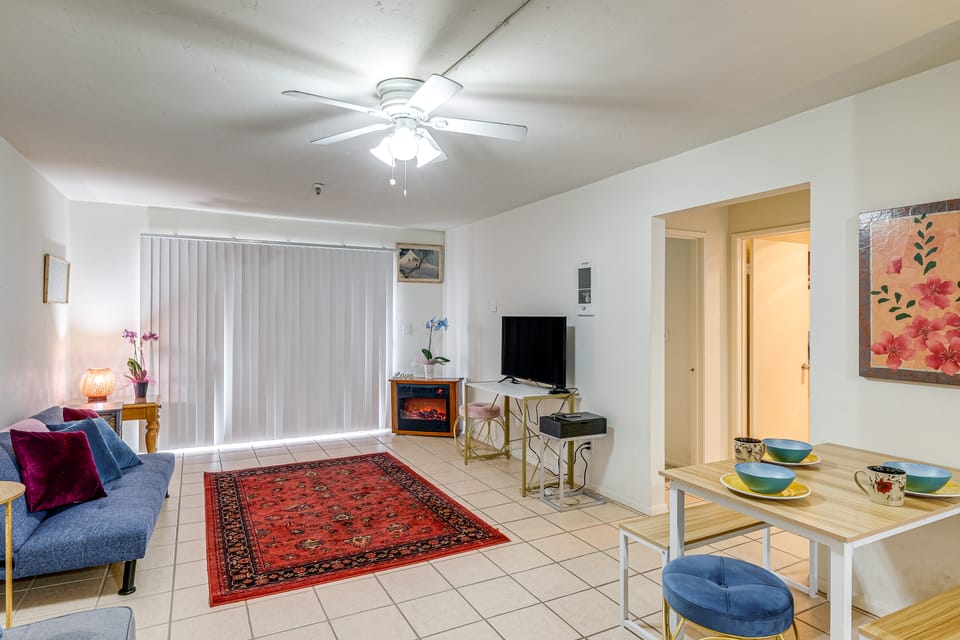 Condo Near Hospitals & 1/2 Mi to Mission Bay! Apartment in Pacific Beach